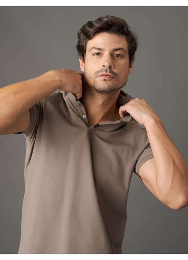 Calvin Klein Jeans - Polo Masculina Slim Meio Friso Calvin Klein Jeans - Caqui Medio Bege
