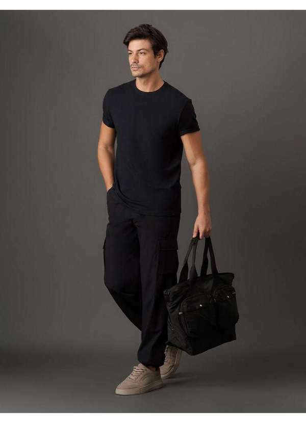 Calvin Klein Jeans - Camiseta Masculina Cotton Calvin Klein Jeans - Preto Preto