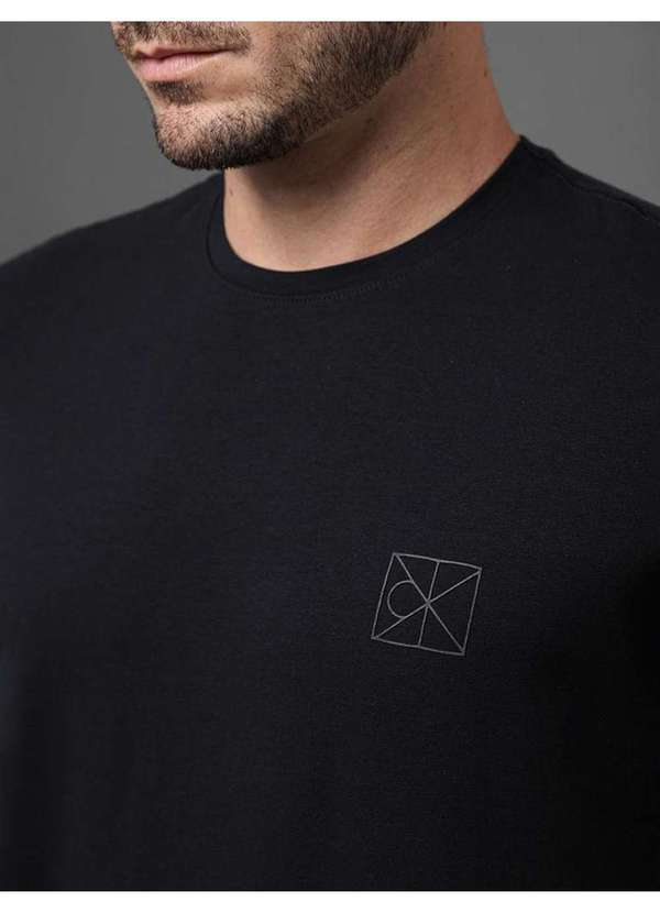 Calvin Klein Jeans - Camiseta Masculina Cotton Calvin Klein - Preto Preto 4