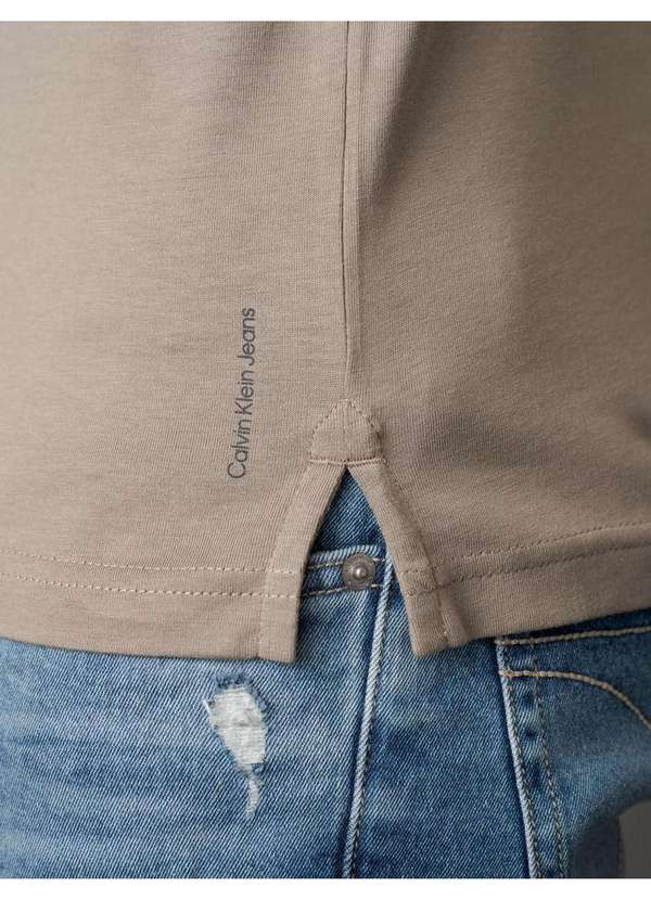 Calvin Klein Jeans - Camiseta Masculina de Algodão Essentials Minimalista - Caqui Medi Bege 2