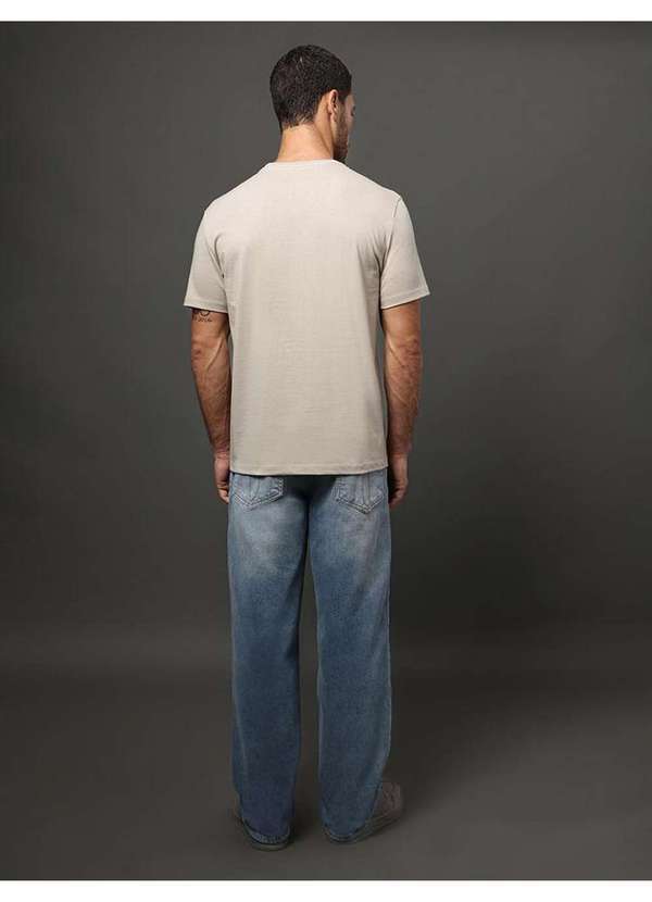 Calvin Klein Jeans - Camiseta Masculina Logo Calvin Klein Jeans - Caqui Claro Bege