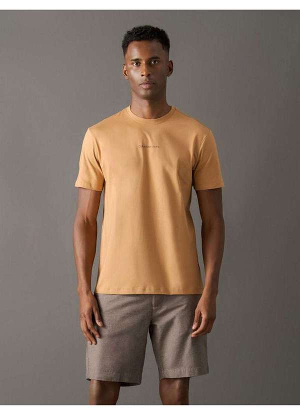 Calvin Klein Jeans - Camiseta Masculina Logo Centralizado Calvin Klein Jeans - Havana Marrom