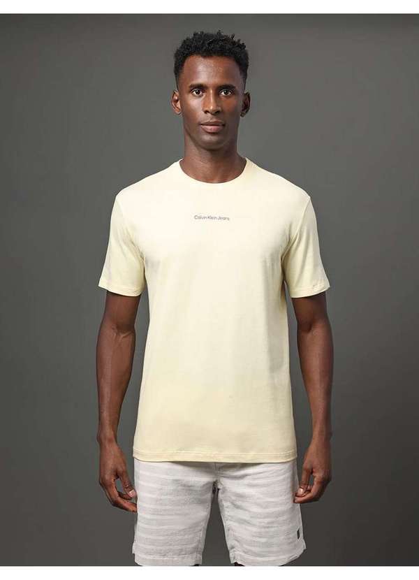 Calvin Klein Jeans - Camiseta Masculina Logo Centralizado Calvin Klein Jeans - Amarelo Amarelo