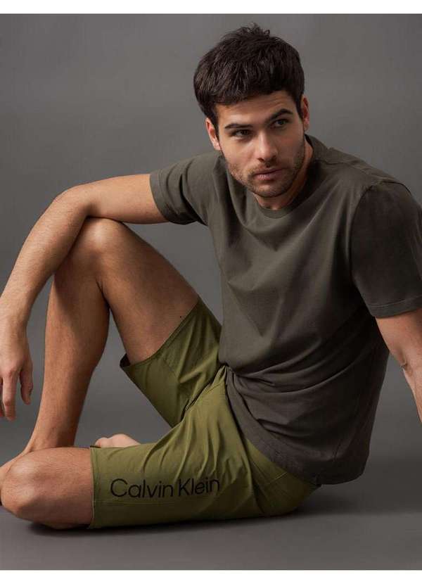 Calvin Klein Jeans - Camiseta Masculina Logo Costas Calvin Klein Swimwear - Militar Verde 5