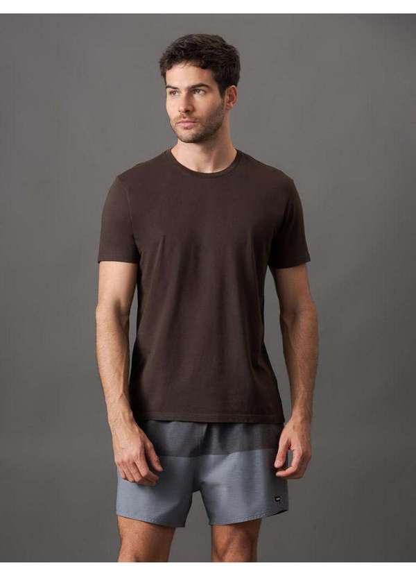 Calvin Klein Jeans - Camiseta Masculina Logo Costas Calvin Klein Swimwear - Cafe Marrom