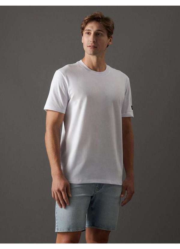 Calvin Klein Jeans - Camiseta Masculina Manga Curta Patch Calvin Klein Jeans - Branco Branco