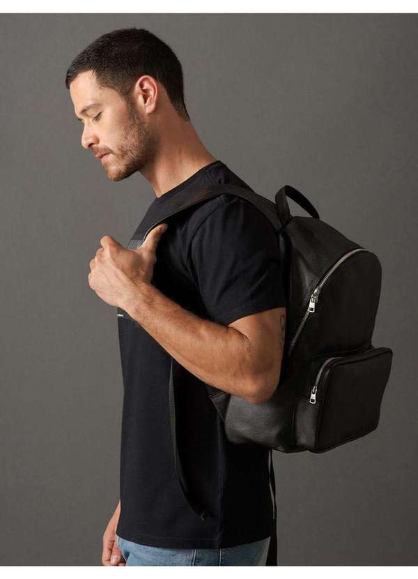 Calvin Klein Jeans - Camiseta Masculina New York Frames Calvin Klein Jeans - Preto Preto 2