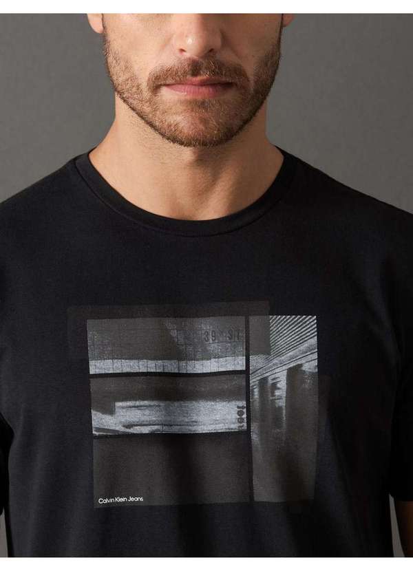 Calvin Klein Jeans - Camiseta Masculina New York Frames Calvin Klein Jeans - Preto Preto 4