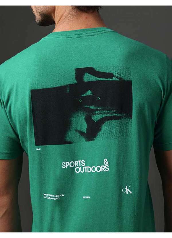 Calvin Klein Jeans - Camiseta Masculina Outdoor Sports Calvin Klein Jeans - Verde Médi Verde