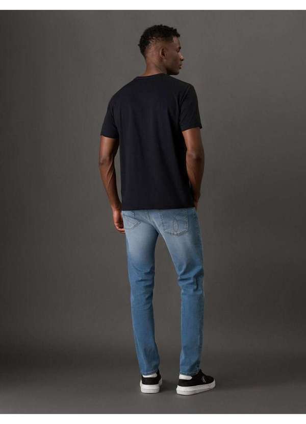 Calvin Klein Jeans - Camiseta Masculina Patch Calvin Klein Jeans - Preto Preto