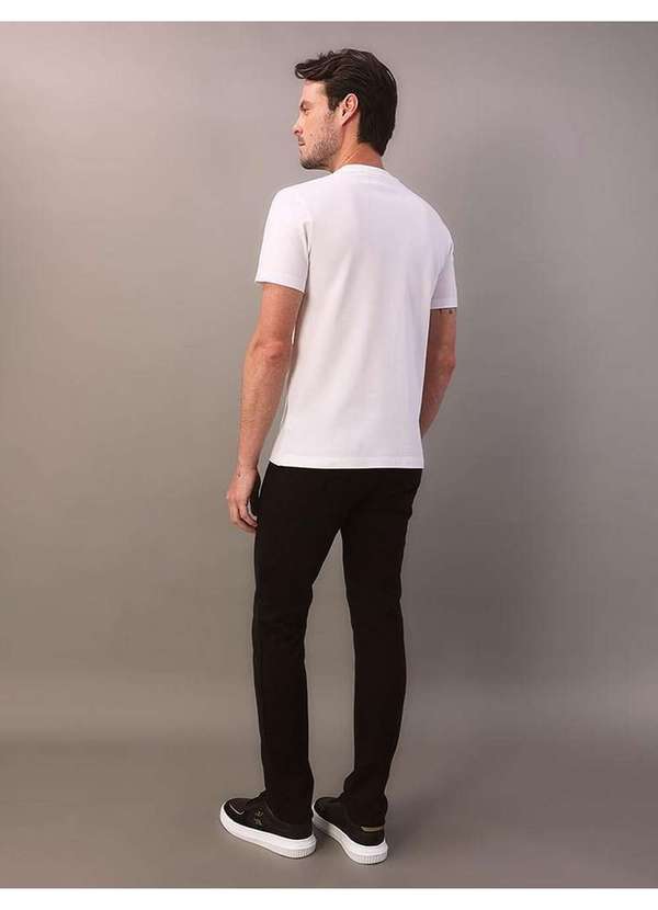 Calvin Klein Jeans - Camiseta Masculina Piquet Patch Borracha Calvin Klein - Branco 2 Branco 2