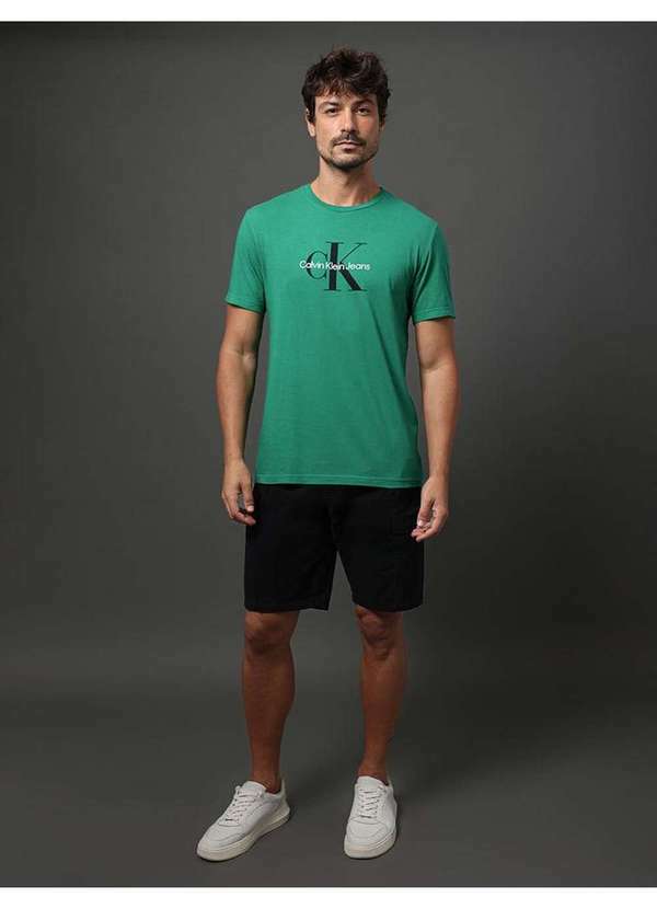 Calvin Klein Jeans - Camiseta Masculina Re Issue Calvin Klein Jeans - Verde Médio Verde