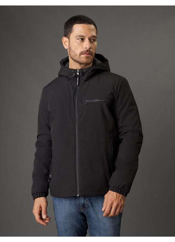 Calvin Klein Jeans - Jaqueta Masculina Capuz e Logo no Peito Calvin Klein Jeans - Pret Preto