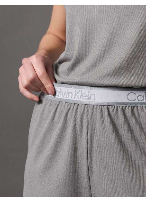 Calvin Klein Jeans - Pijama Feminino Manga Curta e Short Canelado Calvin Klein Underwe Cinza