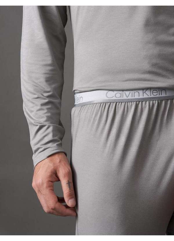 Calvin Klein Jeans - Pijama Masculino Manga Longa e Calça Modal Calvin Klein Underwear Cinza 3