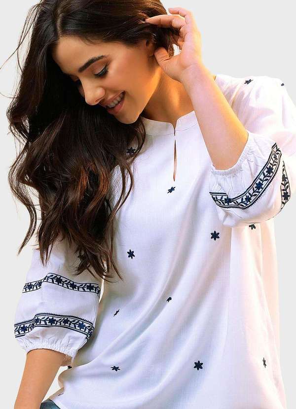 Sob - Blusa Branca Bordada Feminina em Viscose Manga 3/4 - Branco 4