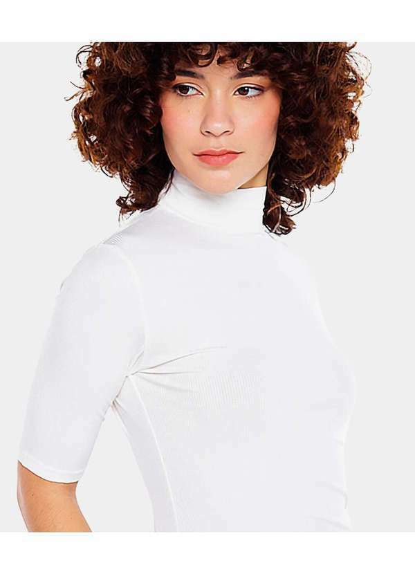 Sob - Blusa Branca Viscose Canelada com Mangas - Branco
