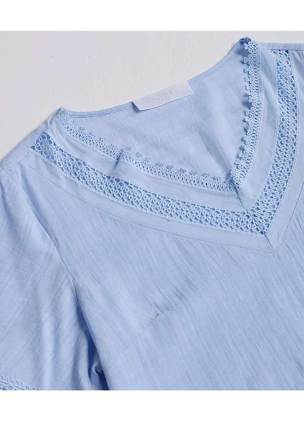 Sob - Blusa Feminina em Algodão Maquinetado Azul Clara com Renda Sob - Azul 6