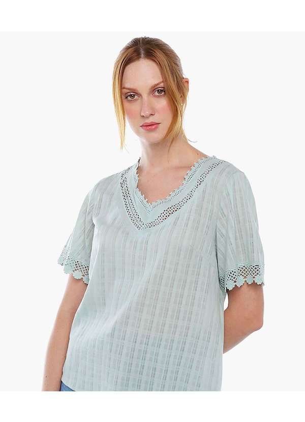 Sob - Blusa Feminina em Algodão Maquinetado Verde Clara com Renda Sob - Verde 2