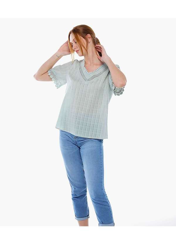 Sob - Blusa Feminina em Algodão Maquinetado Verde Clara com Renda Sob - Verde 4
