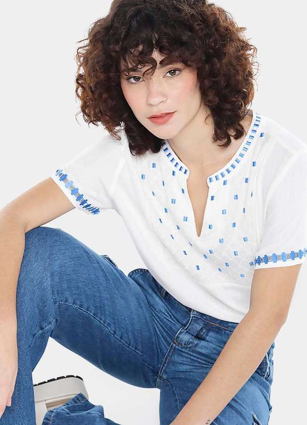 Sob - Blusa Feminina em Viscose Manga Curta Bordada - Branco 4