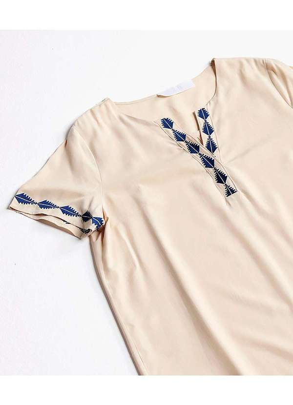 Sob - Blusa Feminina Textura de Linho Manga Curta Bordada Bege 6