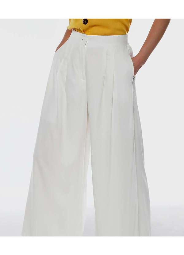 Sob - Calça Pantalona com Pregas Feminina Off White Sob com Bolsos - Branco