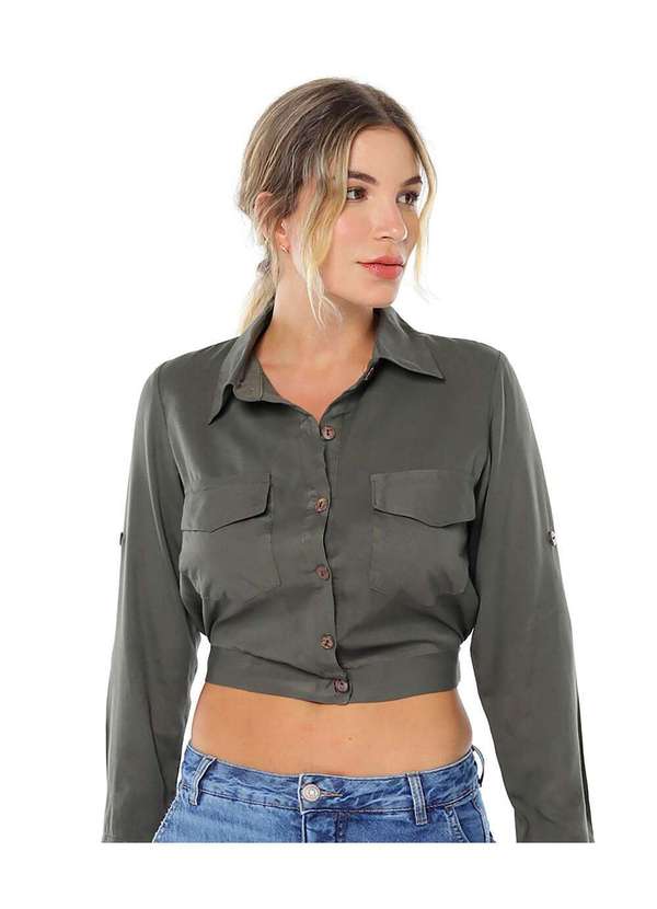 Sob - Camisa Cropped Manga Longa com Bolsos Frontais Verde