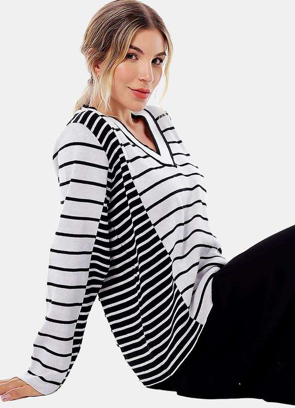 Sob - Blusa de Tricot Gola V Listrada de Preto e Branco - Preto