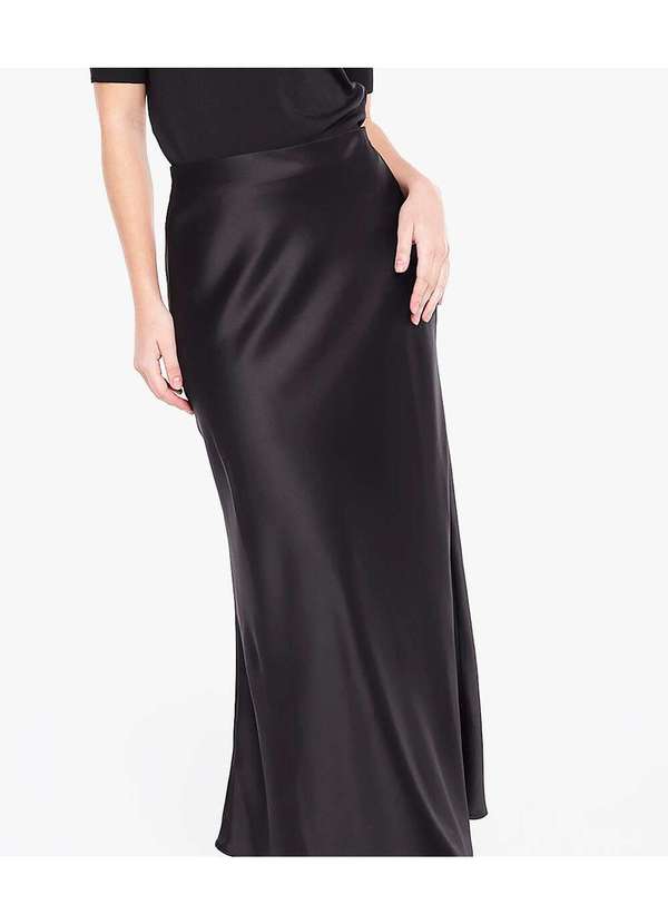 Saia Longa Preta de Cetim Evasê Preto Sob Moda