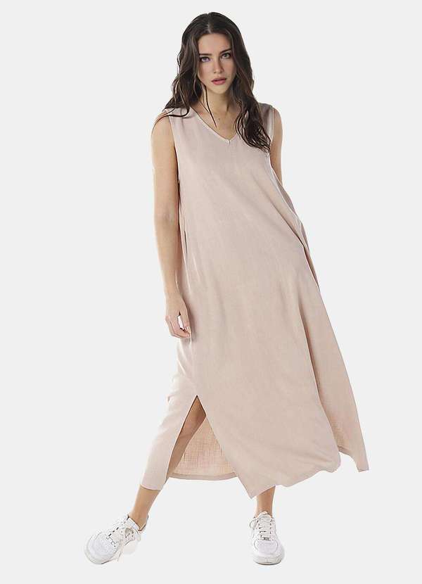 Sob - Vestido Longo de Linho Bege Gola V com Bolsos Sob - Bege