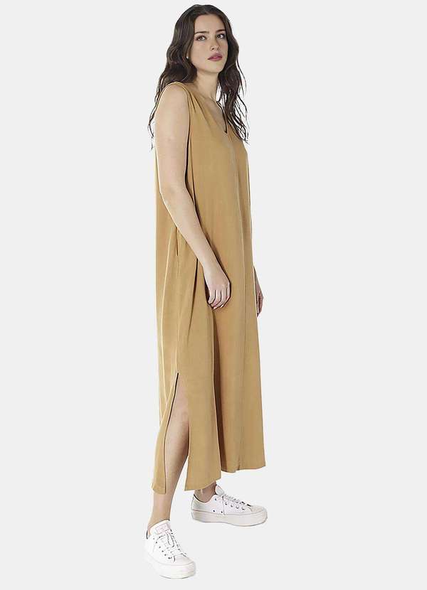 Sob - Vestido Longo de Linho Terracota Gola V com Bolsos Sob - Marrom 2