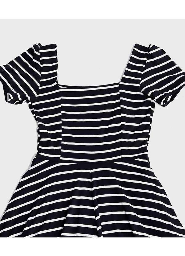 Sob - Vestido Midi com Mangas Listrado com Bolsos em Viscose - Preto 6