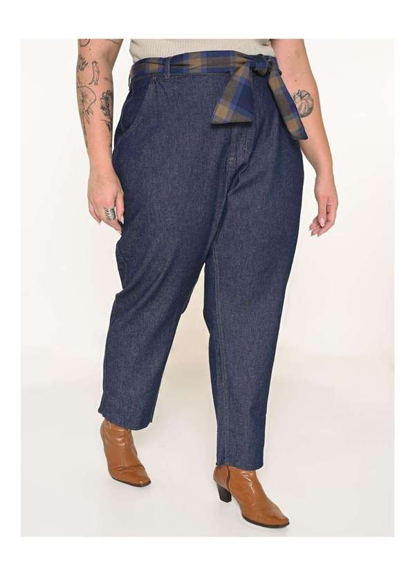 Razon Jeans - Calça Feminina Jeans Plus Mom com Passante Deslocado - Jeans 4