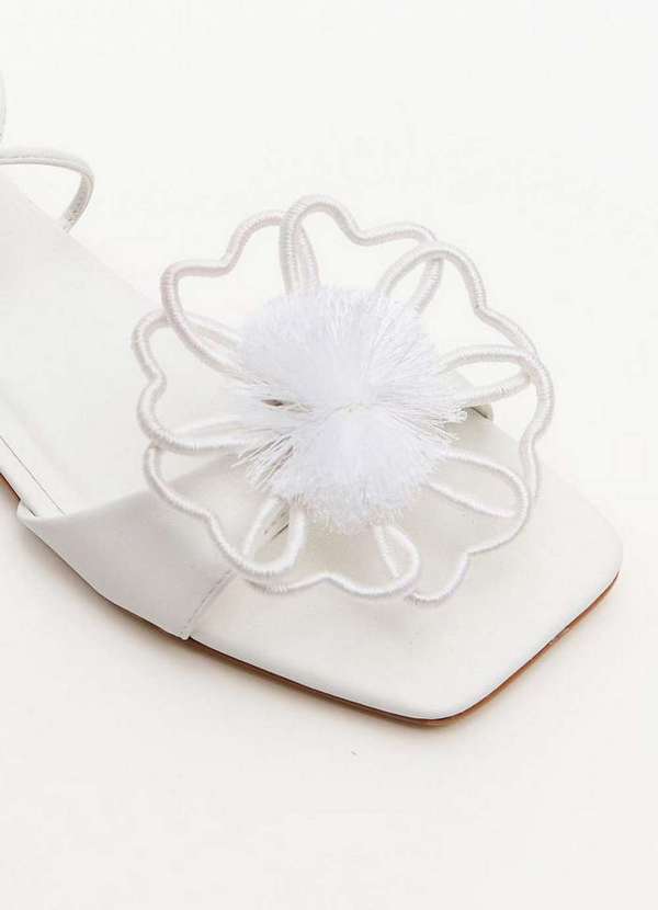 Lança Perfume - Sandália Rasteira com Amarração e Aplicação de Flor A0002 5