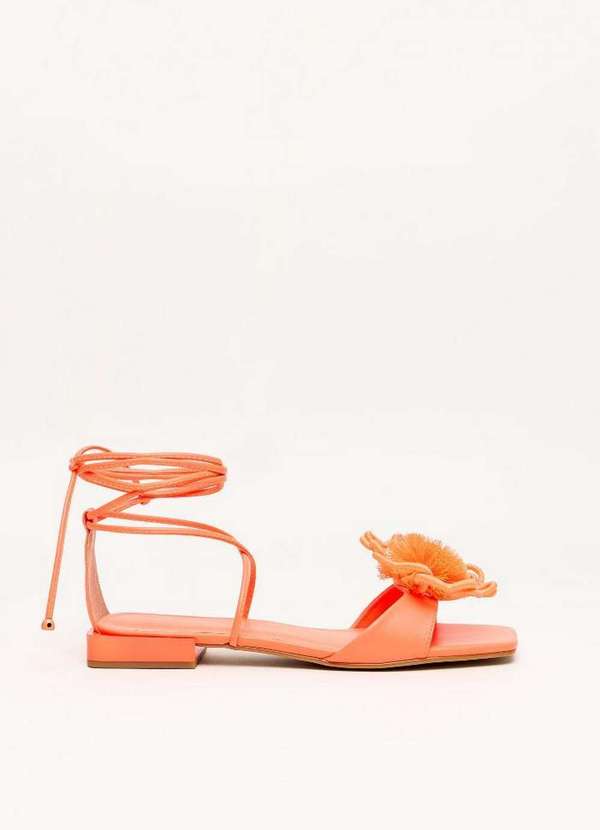 Lança Perfume - Sandália Rasteira com Amarração e Aplicação de Flor A1989