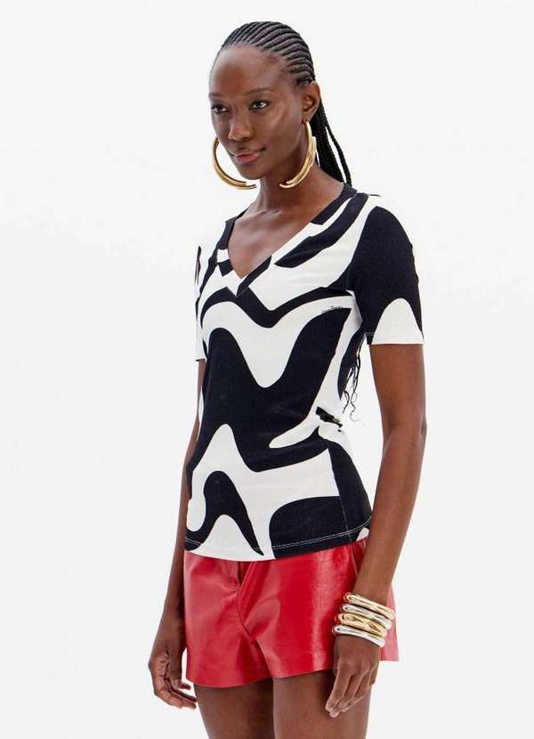 Lança Perfume - Blusa Canelada Manga Curta Estampada Decote V A2506 2