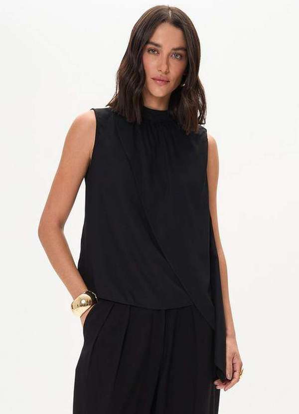 Lança Perfume - Blusa com Gola Alta e Sobreposição A0003