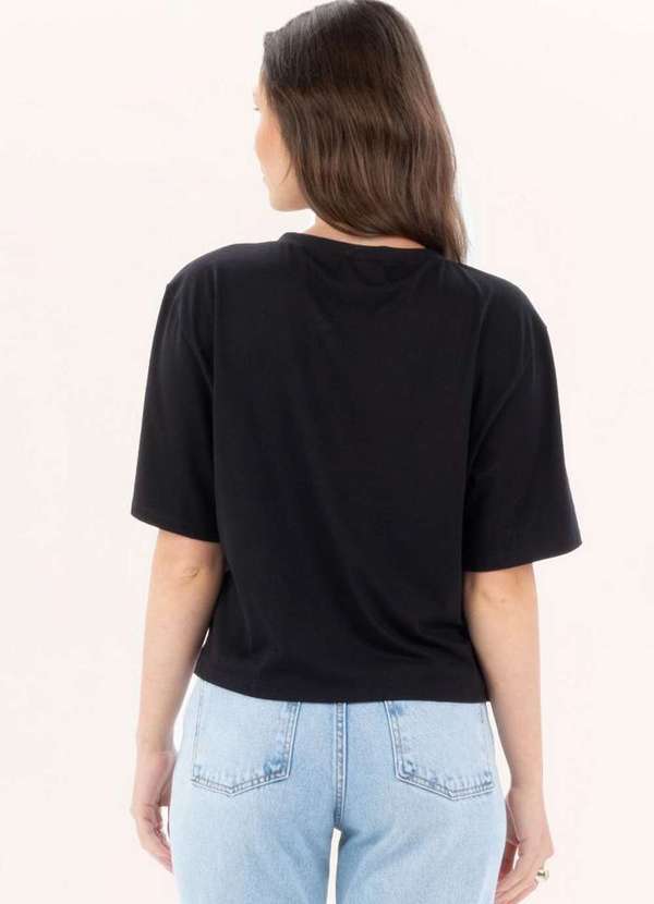 Lança Perfume - Blusa Descolada de Manga Curta com Aplique Frontal A0003 3