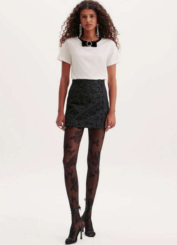 Lança Perfume - Saia Curta com Flores A1212