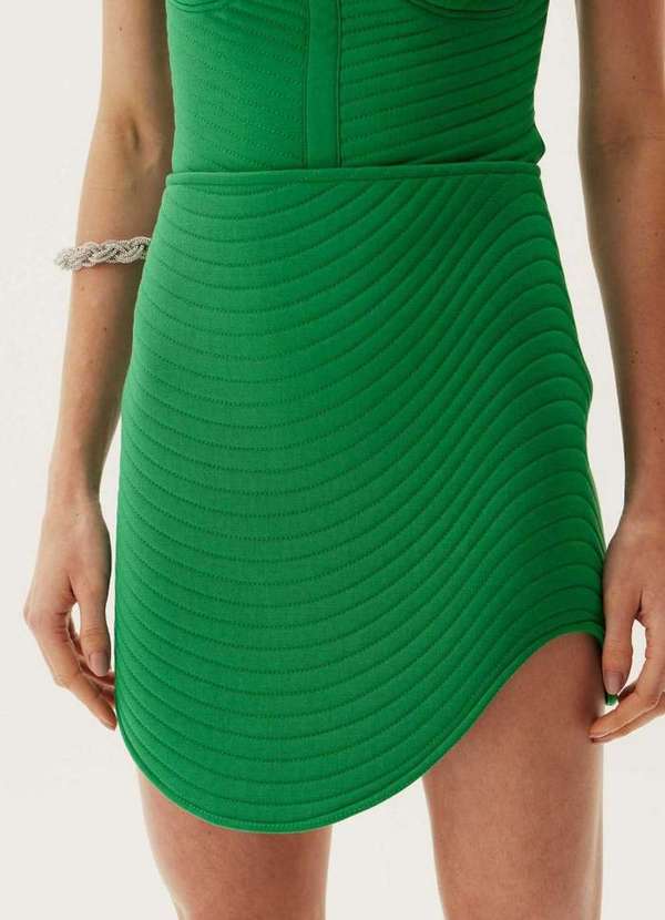 Lança Perfume - Saia Curta com Matelassê A0892 2