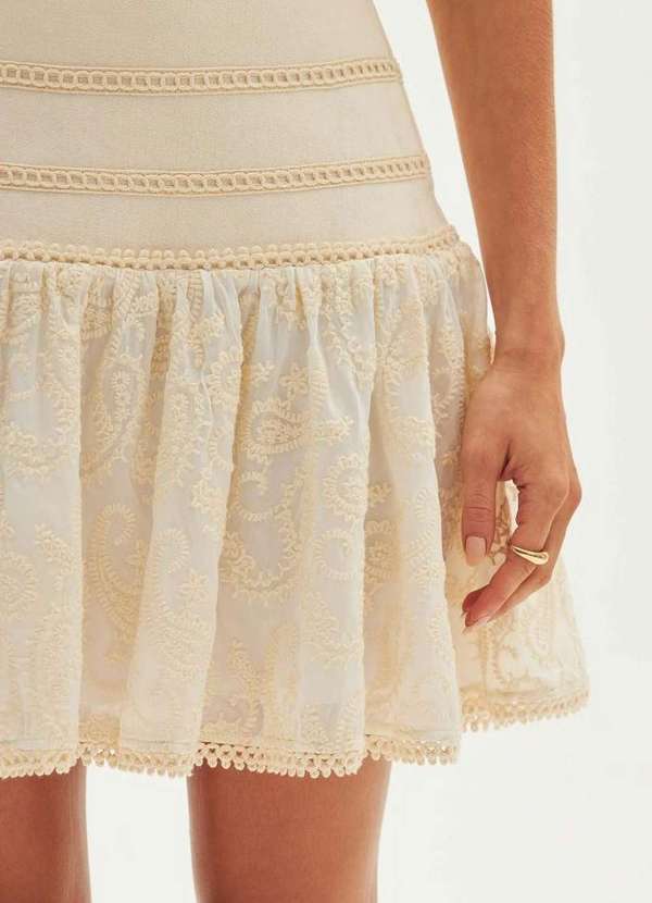 Lança Perfume - Saia Curta Evasê A0255 3