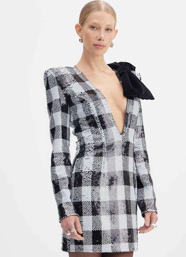 Lança Perfume - Vestido Curto com Decote Super V A0066