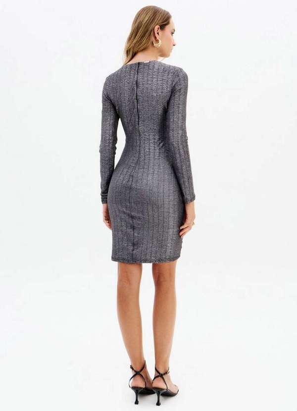 Lança Perfume - Vestido Curto Manga Longa com Metal A1640 5