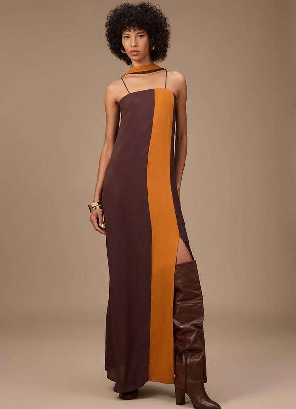 Maria.valentina - Vestido Maria.Valentina Ajustado Decote Reto com Alça Longo Marro Marrom