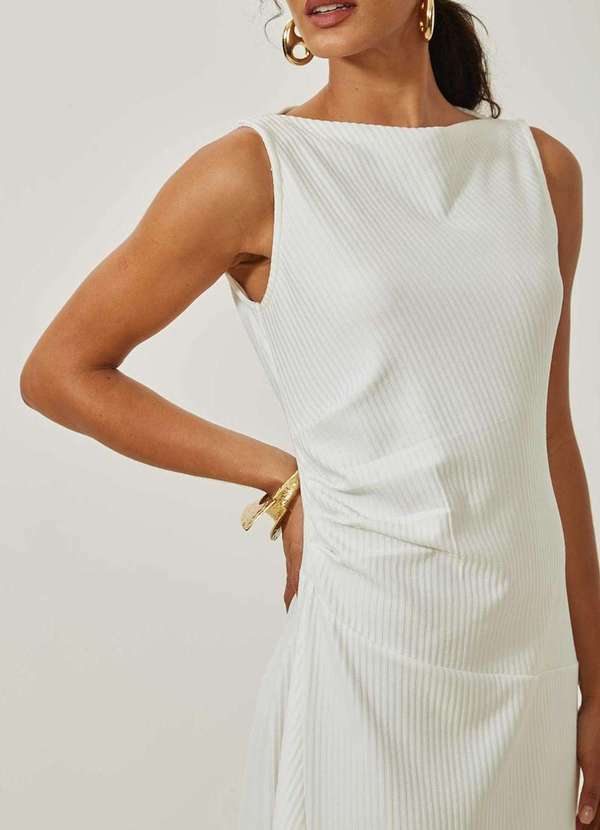 Maria.valentina - Vestido Maria.Valentina Ajustado Decote Canoa sem Manga Midi Off Branco