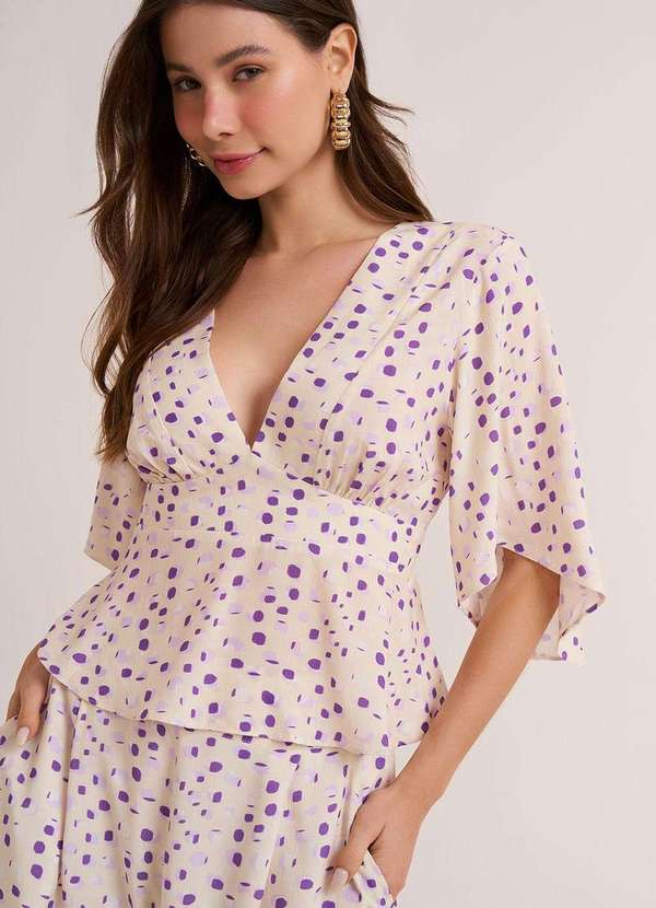 Zinco - Blusa Zinco Decote V Manga Curta Detalhe Elástico Cru Nude