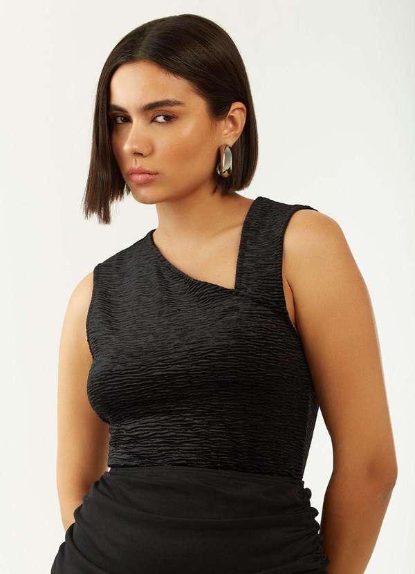 Zinco - Regata Zinco Ajustada Decote V Padrão Preto Preto