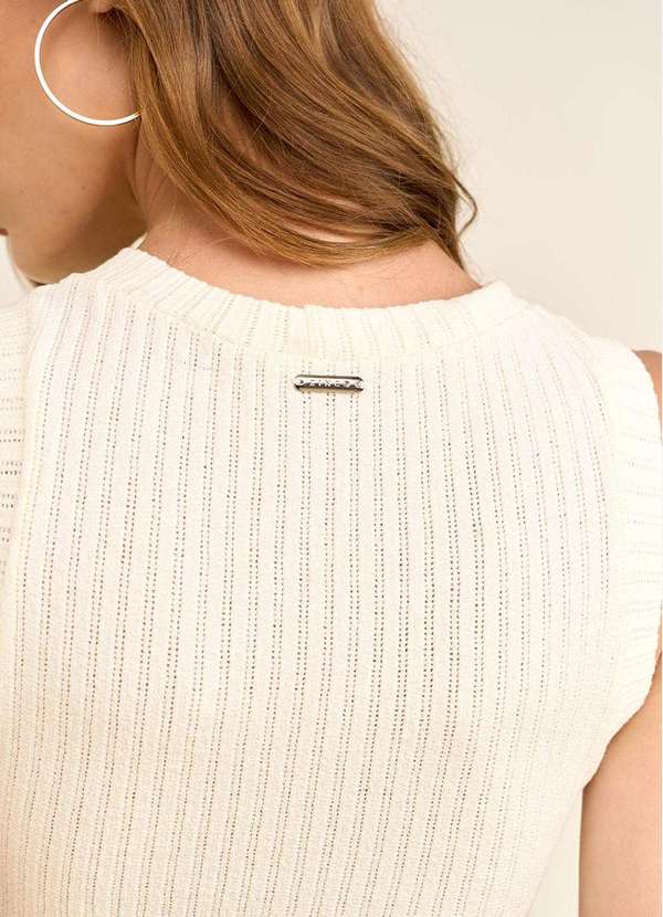 Zinco - Regata Zinco Solta Decote Careca Cropped Off White Branco 4