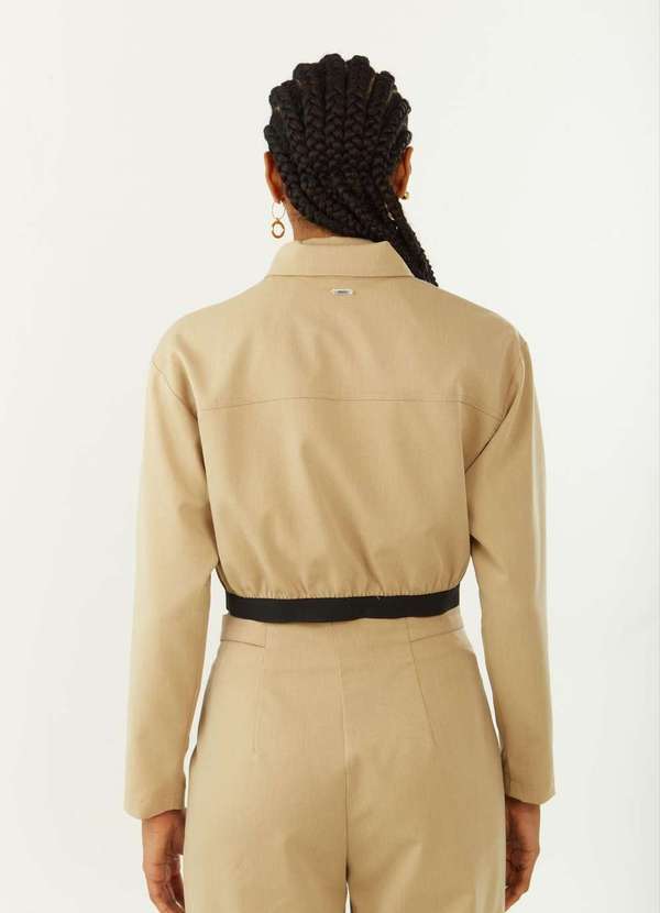 Zinco - Camisa Zinco Solta Gola Tradicional Manga Longa Cropped Bege Bege 4